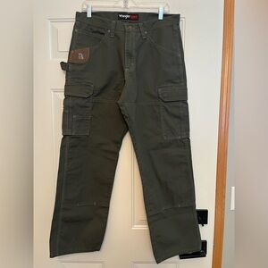 Men’s Wrangler Riggs workwear Rip stop ranger green canvas cargo pantSize 33x30